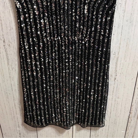 JS Collections Black and Silver Mini
Dress Size 8 - Picture 5 of 11